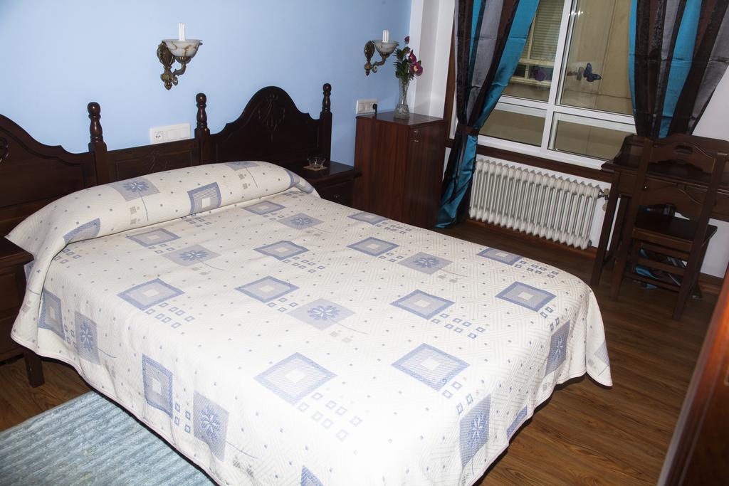 Hospedaxe Carragal Hotel Ribadeo Bagian luar foto